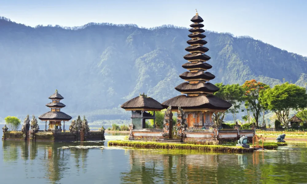 pura beratan west bali tour
